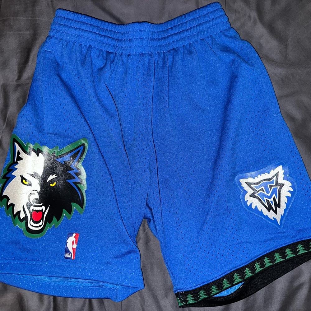 Mitchell & Ness Timberwolves shorts
